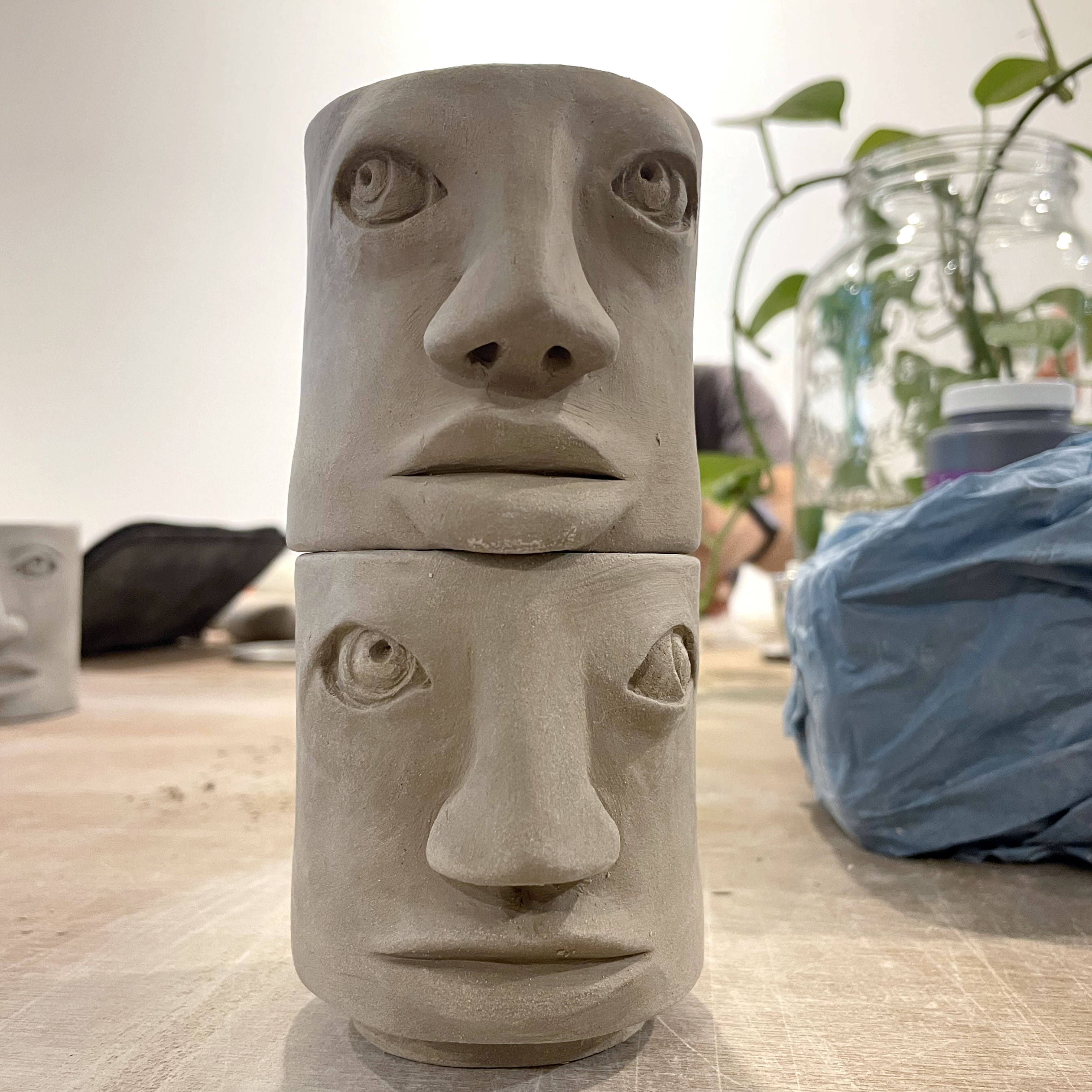 Two stacked face vessels