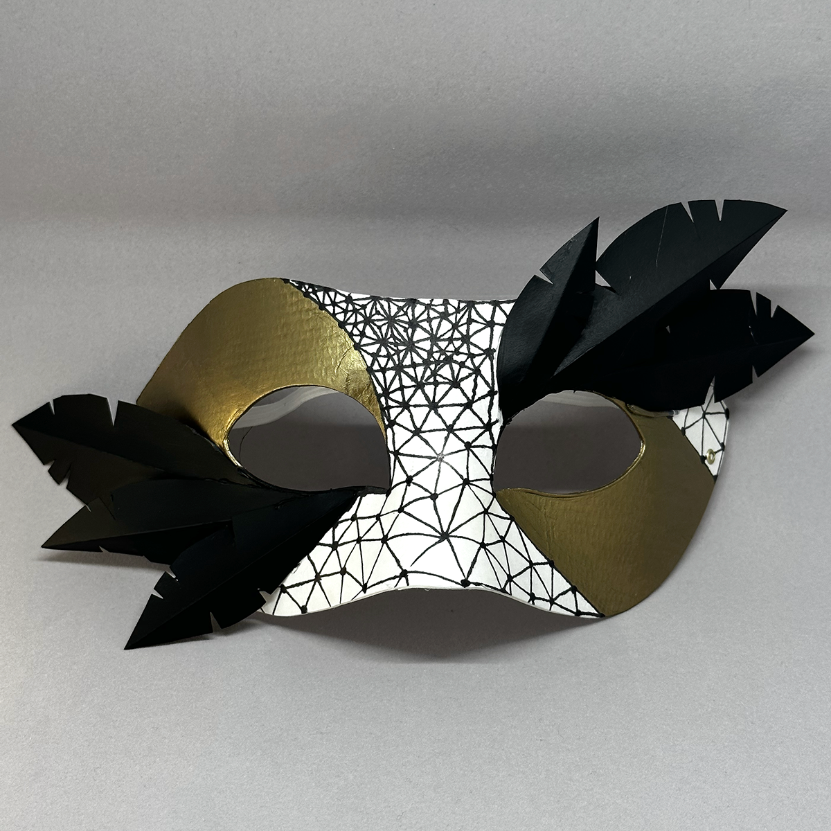 mask with geometric circles