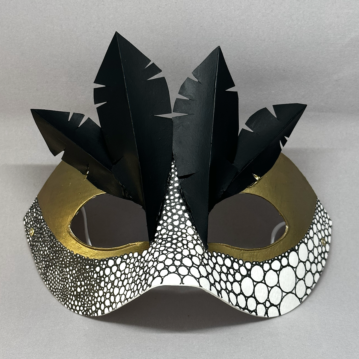 mask with cubed pattern