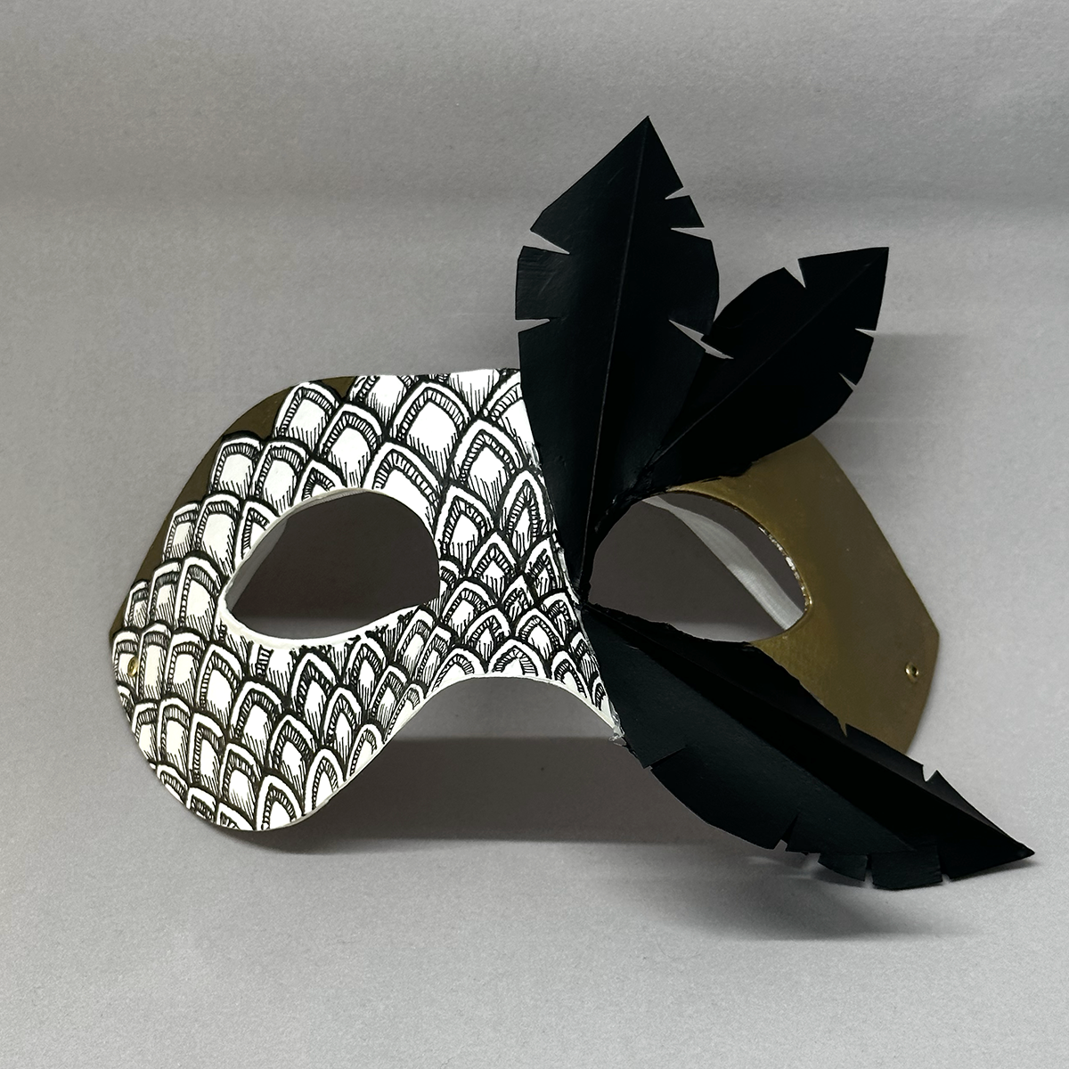 mask with linear pattern